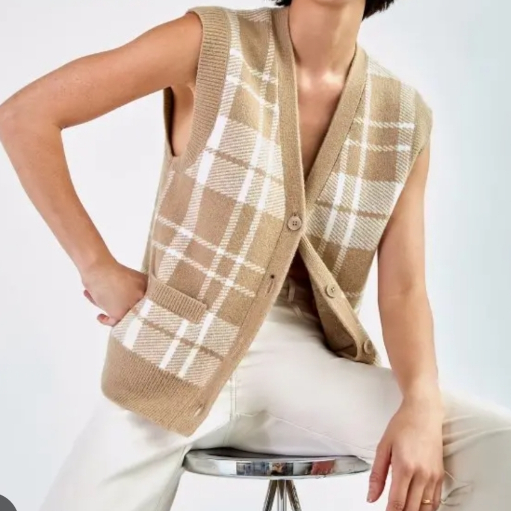Aritzia Beige and White Plaid V-Neck Knit Vest